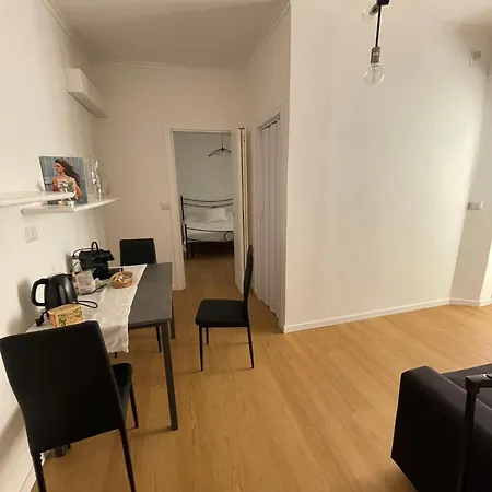 아파트 San Lorenzo Vivace E Giovanile